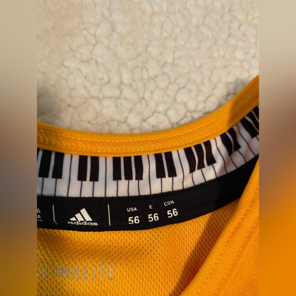 adidas Men’s Size 56 Nashville  Predator  Gold and White Hockey Jersey. - Picture 4 of 8